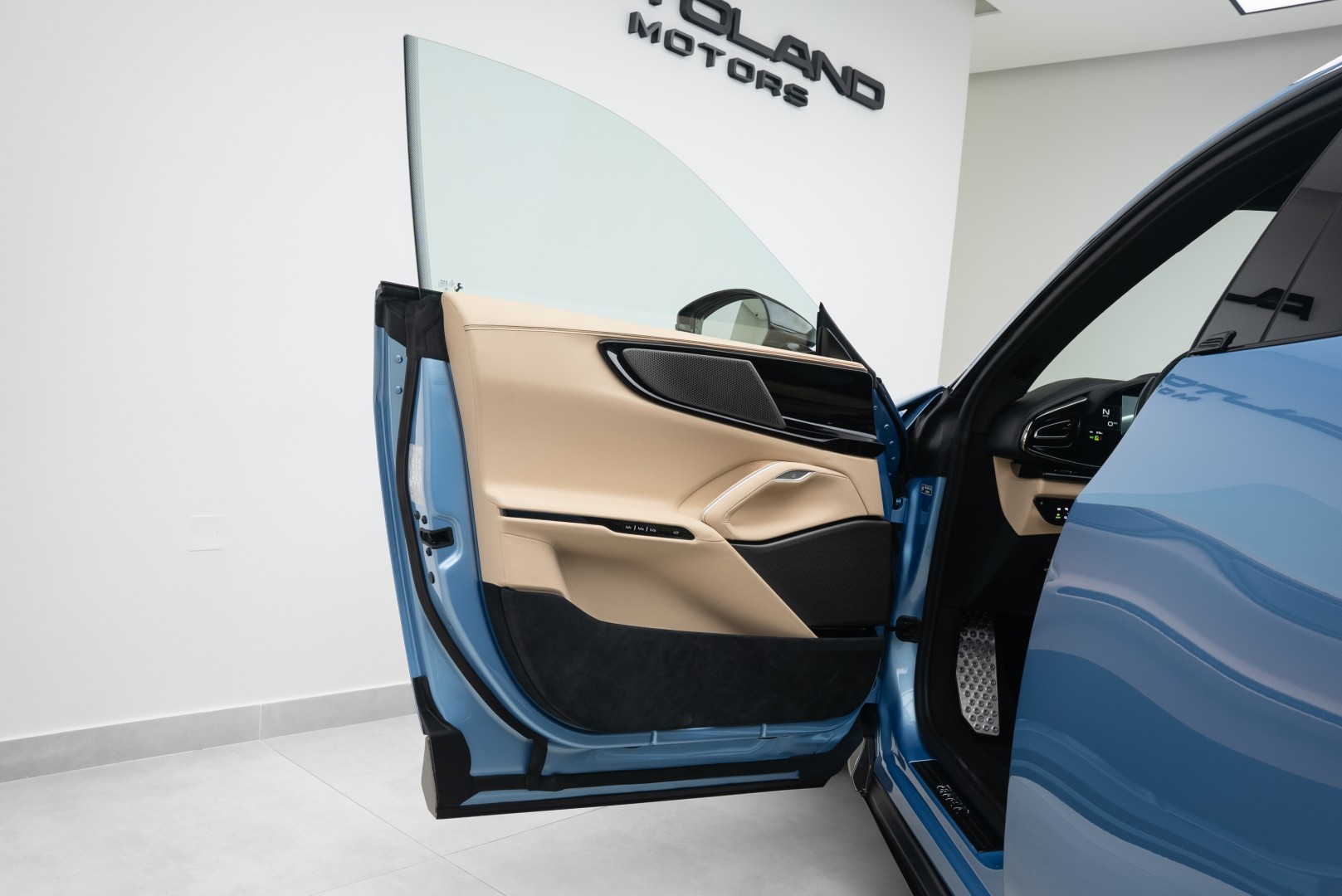 2025 FERRARI PUROSANGUE | FULL CARBON | MAIN DEALER SERVICE | HIGH SPEC